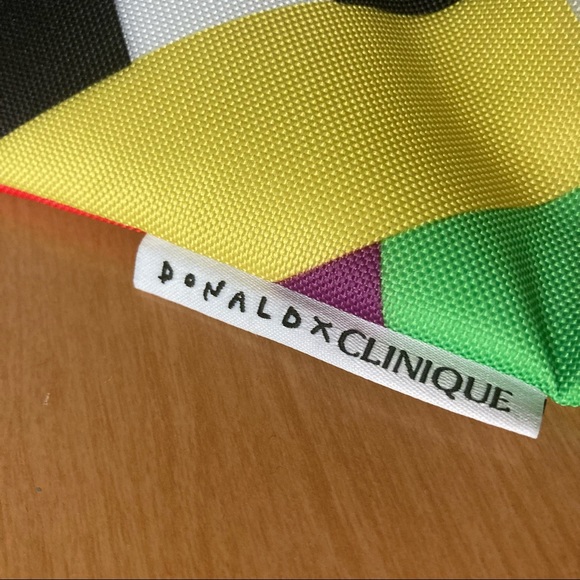 Clinique Donald x Clinique Geometric Tote Bag - Picture 3 of 5